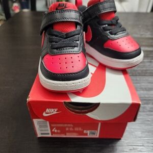 Nike Court Borough 2